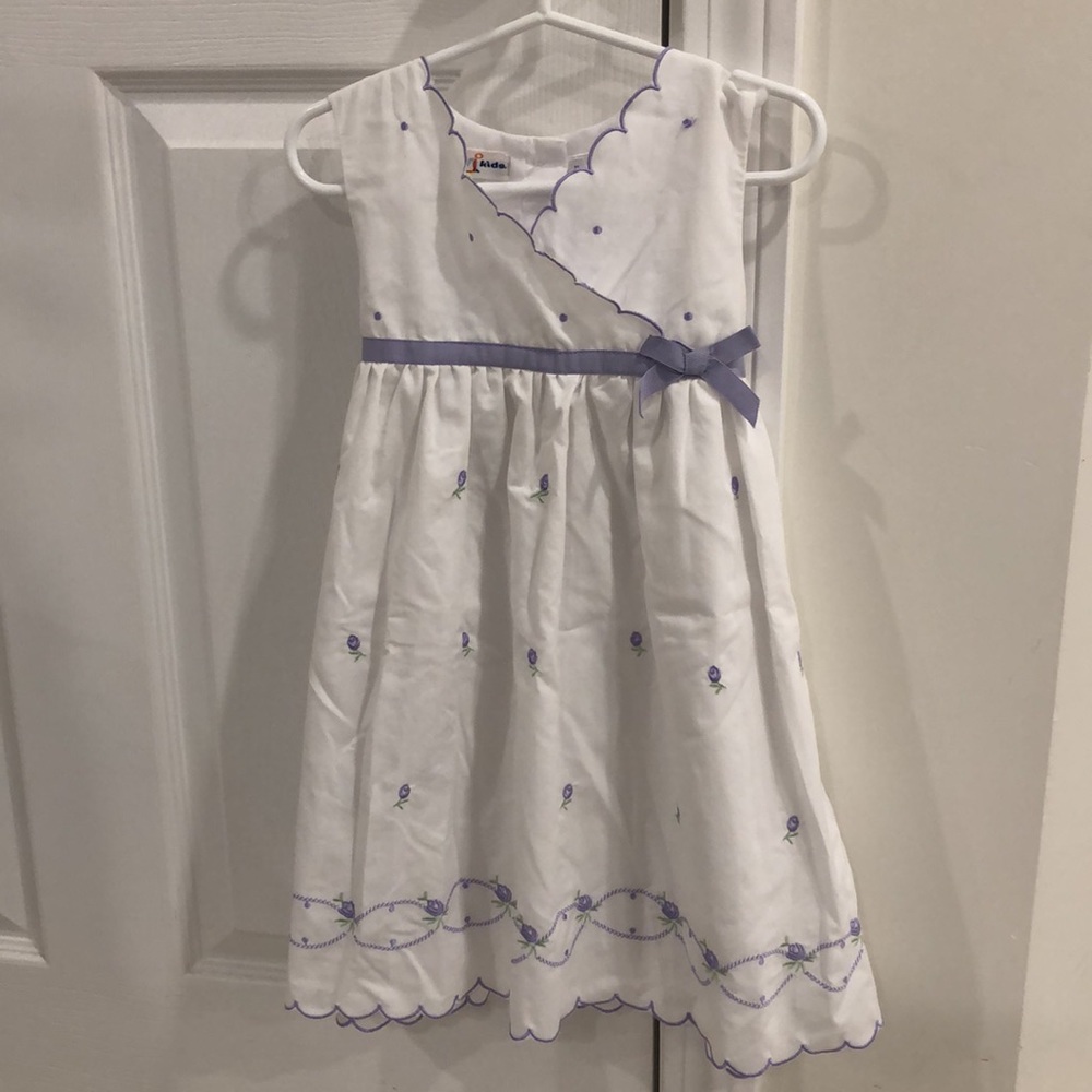 BT KIDS WHITE LILAC FLORAL DRESS SIZE 3T